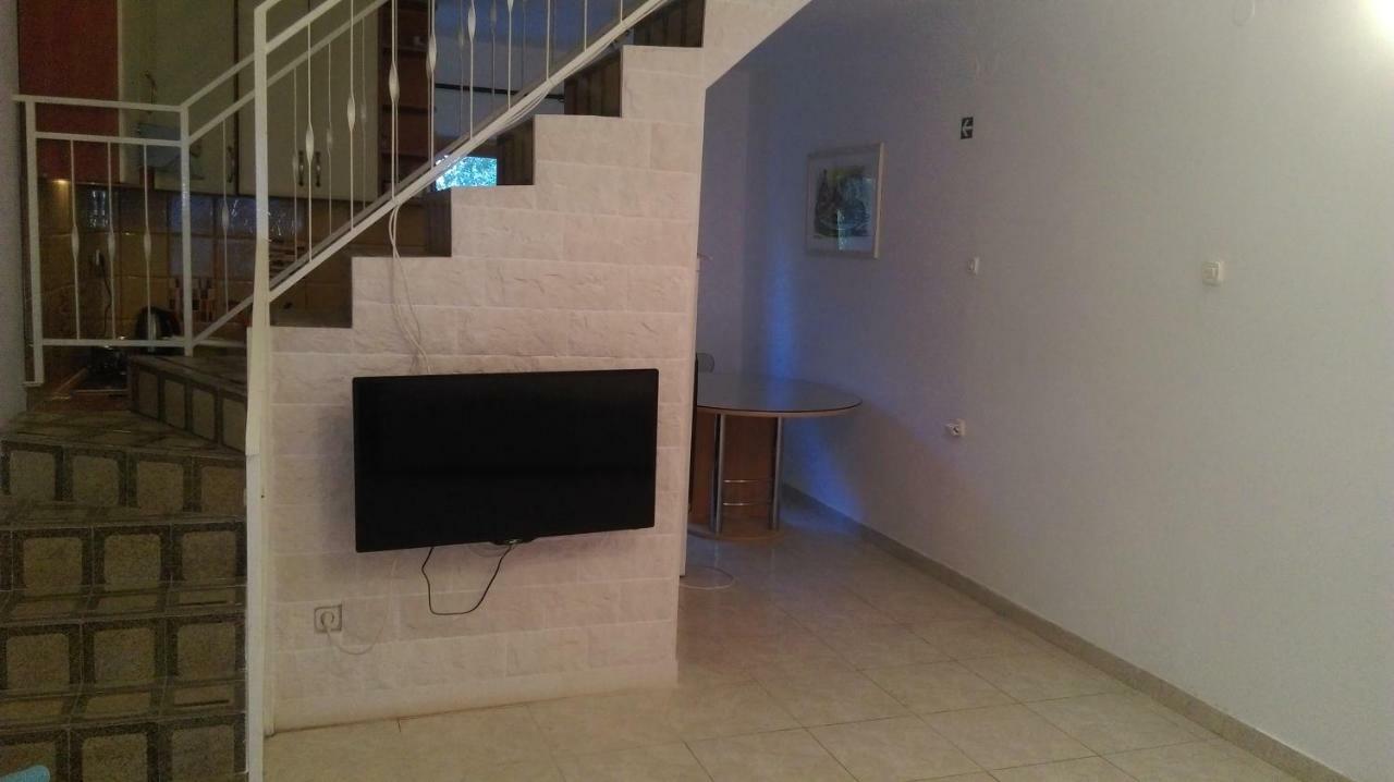 Apartman Restovic Bol Exterior photo