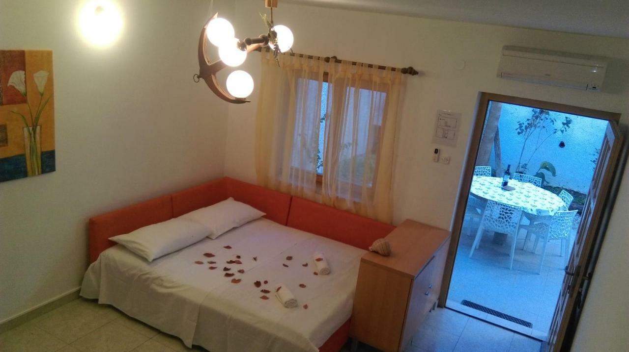 Apartman Restovic Bol Exterior photo