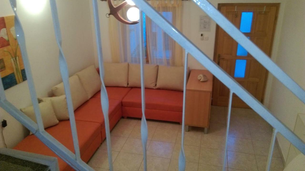 Apartman Restovic Bol Exterior photo
