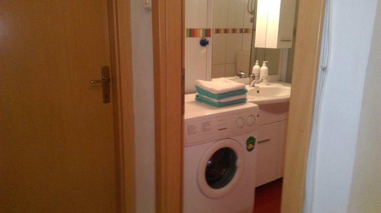 Apartman Restovic Bol Exterior photo