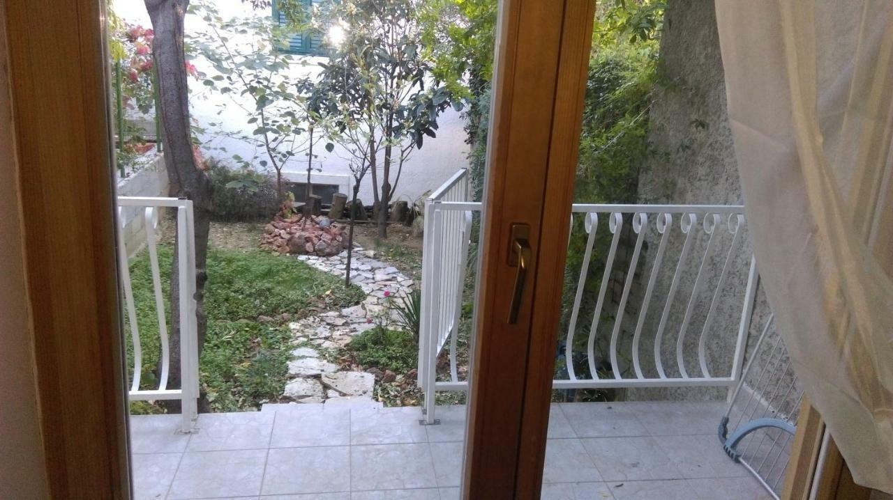 Apartman Restovic Bol Exterior photo