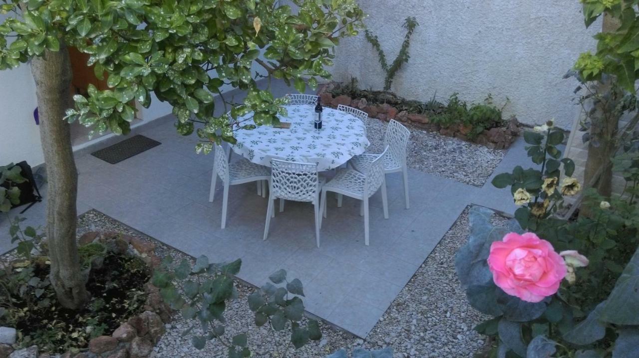 Apartman Restovic Bol Exterior photo